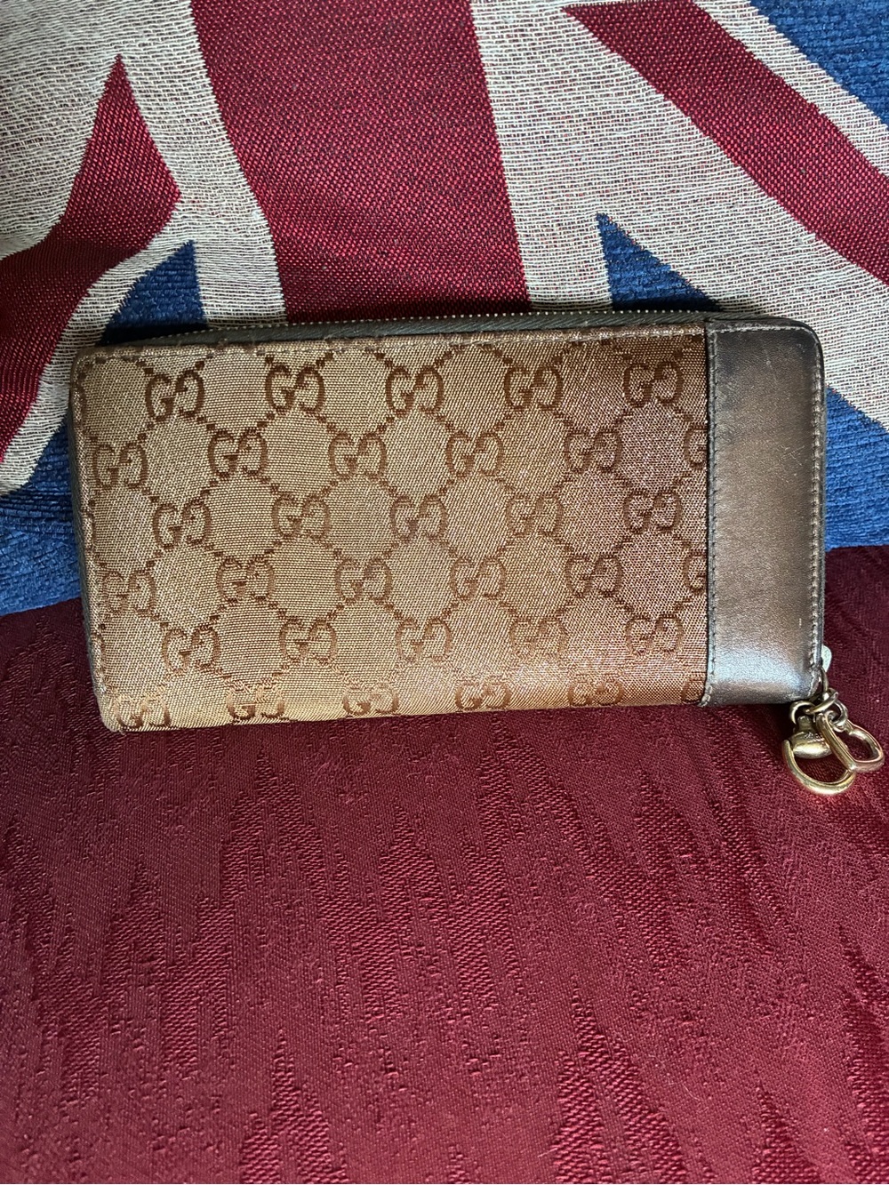 Gucci Metallic GG Ombré Zip Clutch Wallet with Gold Heart and Horsebit Charms 🔥